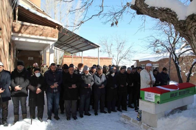 Ahlatlı Kıbrıs Gazisi Ahmet Şeker son yolculuğuna uğurlandı