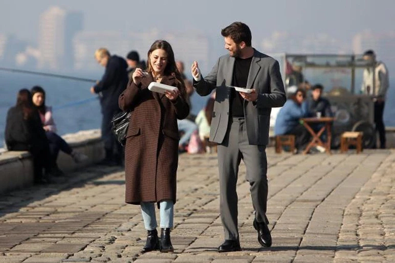 Kıvanç Tatlıtuğ ve Serenay Sarıkaya