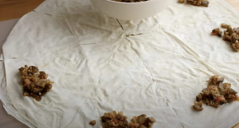 Patlıcanlı Börek Tarifi! Patlıcanlı Börek Nasıl Yapılır? Patlıcanlı Börek Püf Noktaları!