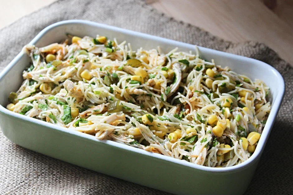 Tavuklu Şehriye Salatası Tarifi! Tavuklu Şehriye Salatası Nasıl Yapılır? Tavuklu Şehriye Salatası Püf Noktaları!