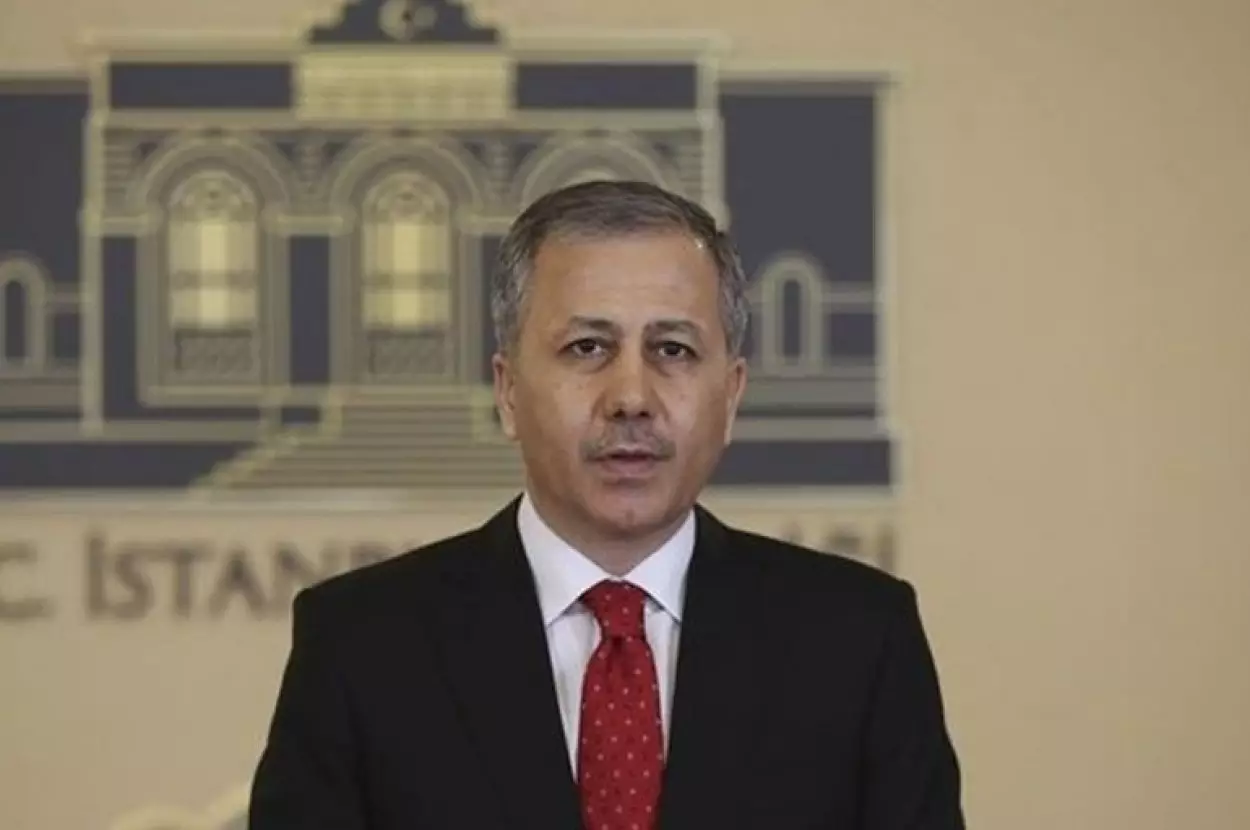 İstanbul Valisi Yerlikaya deprem bölgesine yapılan sevkiyatlar hakkında bilgi verdi!