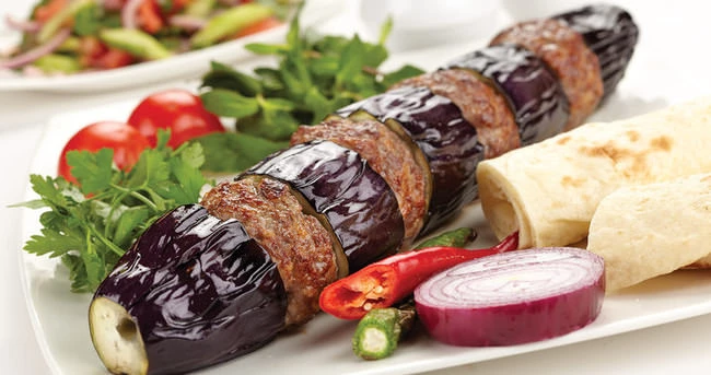 Patlıcan Kebabı Nasıl Yapılır? Patlıcan Kebabı Tarifi... Patlıcan Kebabı Malzemeleri Nelerdir?
