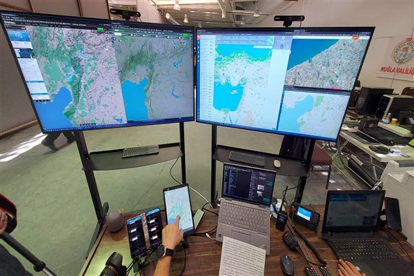Deprem bölgesi ile Bodrum arasında kesintisiz haberleşme sistemi