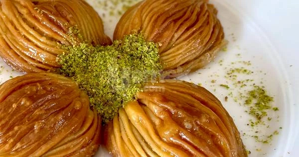 Mekik Baklavası Nasıl Yapılır? Mekik Baklavası Tarifi... Mekik Baklavası Malzemeleri Nelerdir?