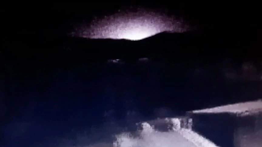 Deprem Anında Ortalık Neden Aydınlanır? Deprem Anında Neden Ortaya Işık Çıkar?