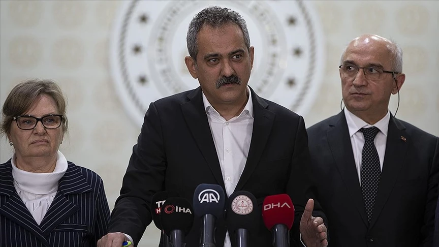 Okullar Ne Zaman Normal Eğitime Geçecek? İlkokul, Ortaokul ve Liseler Ne Zaman Açılacak?