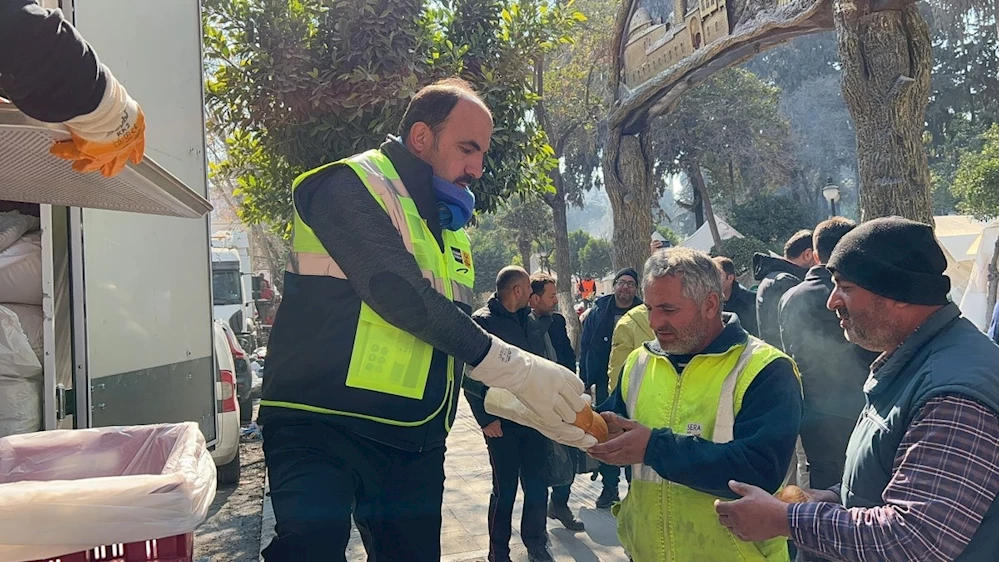 Başkan Altay Ekmek Fırınında Yemek Dağıtımı Yaptı