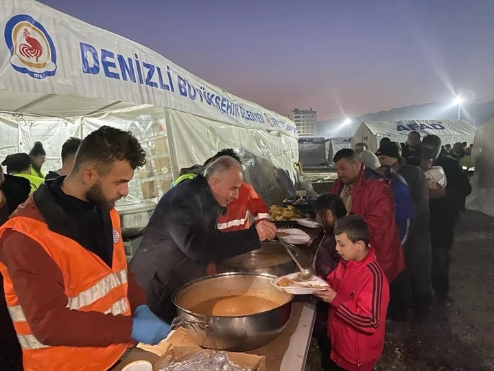 Hatay’a gönül sofrası Denizli Büyükşehir’den