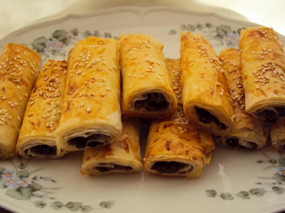 Mantarlı Börek Nasıl Yapılır? Mantarlı Börek Tarifi... Mantarlı Börek Malzemeleri Nelerdir?