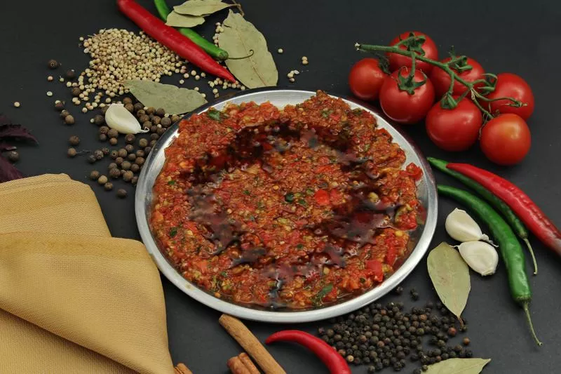 Acılı ezme Nasıl Yapılır? Acılı ezme Tarifi... Acılı ezme Malzemeleri Nelerdir?