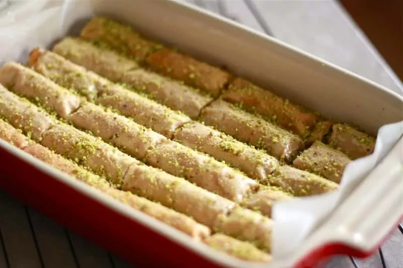 Bademli baklava Nasıl Yapılır? Bademli baklava Tarifi... Bademli baklava Malzemeleri Nelerdir?