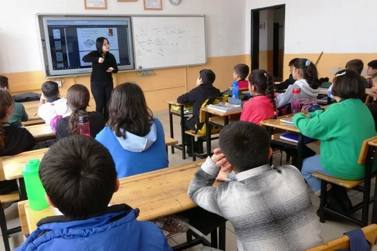 Bitlis’te 419 depremzede öğrenci ders başı yaptı
