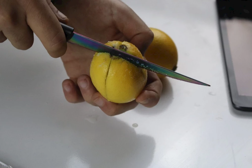 Yatmadan Önce Başucunuza Koyduğunuz Limon ve Tuzun Bakın Nasıl Faydaları Var!