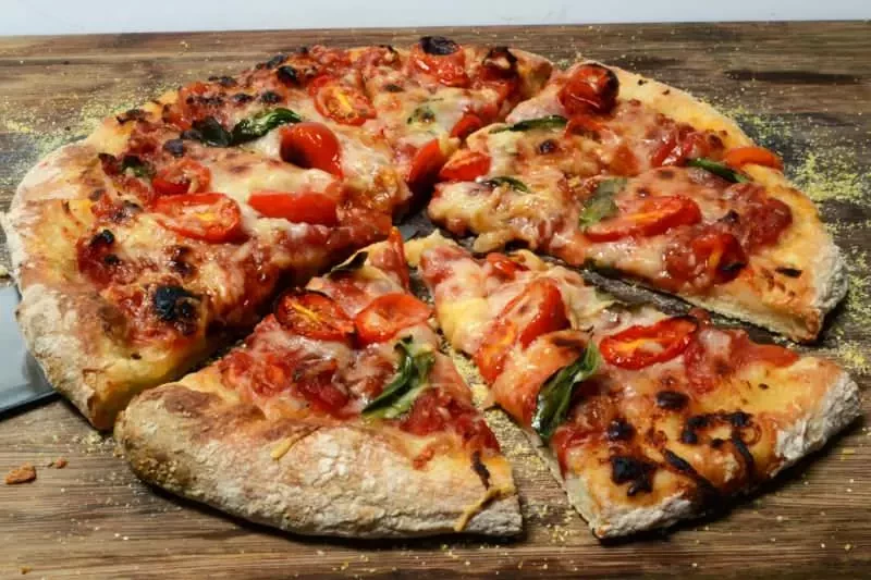 Anne Usulü Pizza Nasıl Yapılır? Anne Usulü Pizza Tarifi... Anne Usulü Pizza Malzemeleri Nelerdir?