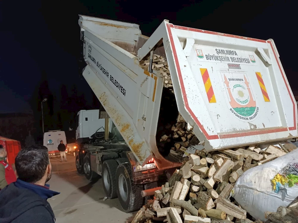 Adıyaman’a Şanlıurfa Büyükşehir’den Isınma Yardımı Ve Yol Çalışması