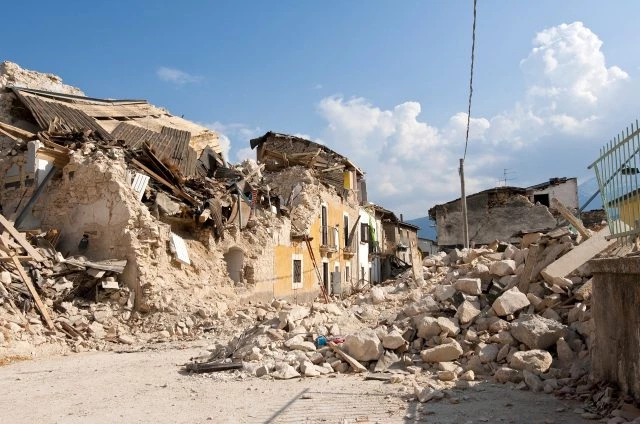 Rüyada deprem olduğunu görmek ne anlama gelir, neye işarettir? Rüyada deprem olduğunu görmenin anlamı nedir?
