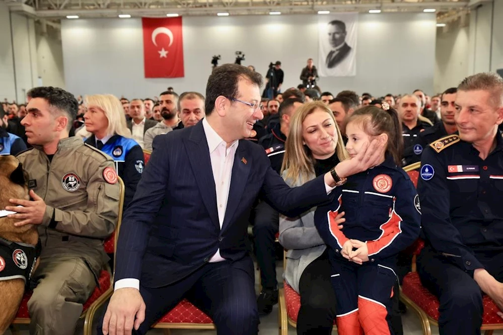 İMAMOĞLU DEPREM BÖLGESİNDE ÇALIŞAN 2 BİN 800 PERSONELLE BULUŞTU