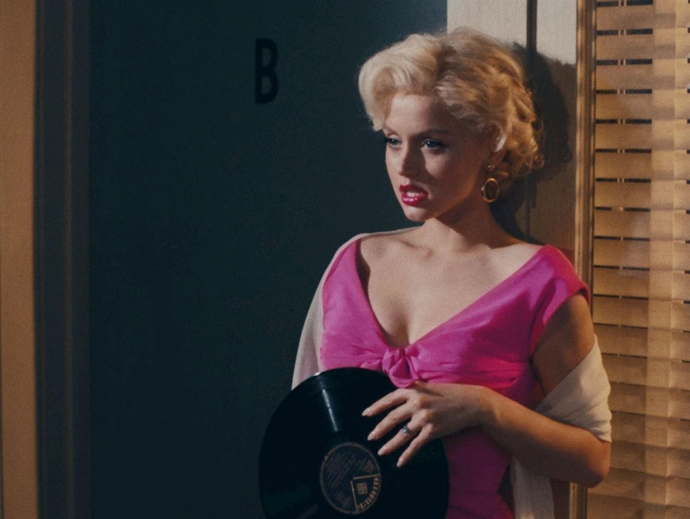 Marilyn Monroe Gerçek Adı Nedir? Marilyn Monroe Adını Neden Değiştirdi?