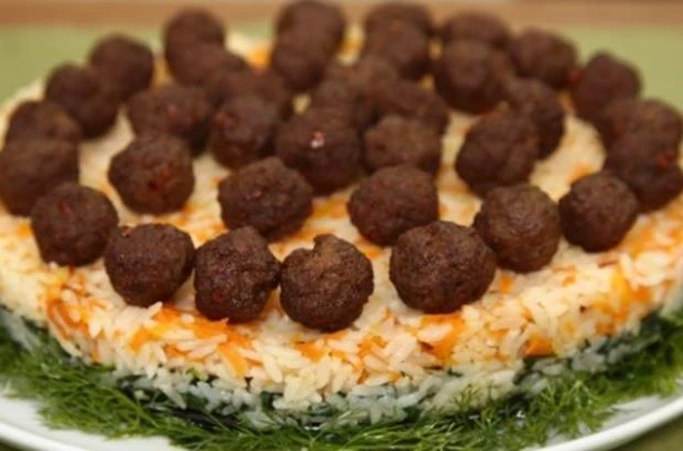 Bu Pilavdan Yiyen Tarifini İstiyor! İşte Kalabalık Sofralar İçin Saltanat Pilavı!