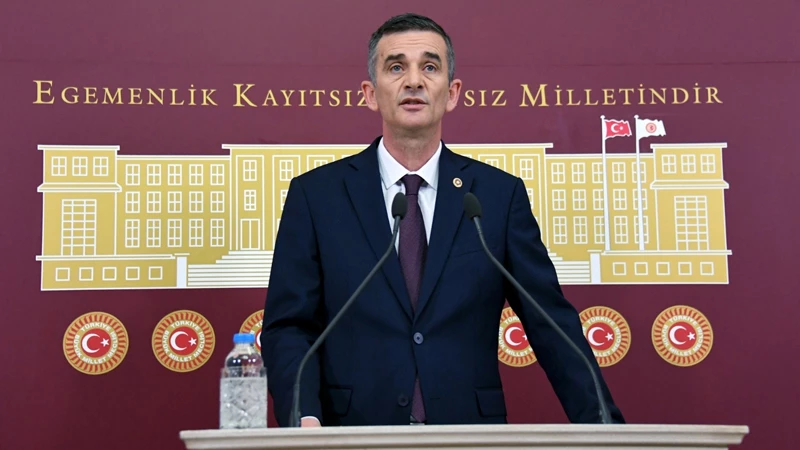 İYİ Partili O İsim Neden Tweet Sildiğini Açıkladı!
