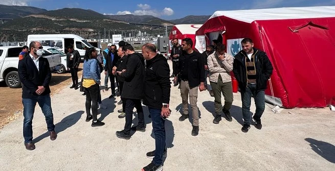 Vali Çeber: Rizelilerin desteğini de arkama alarak, buraya koşa koşa geldim