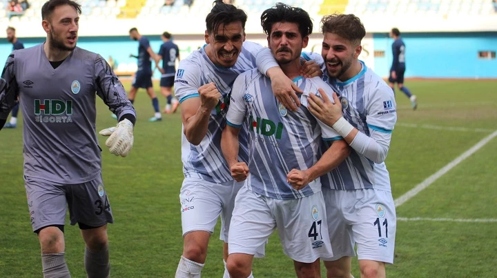 Pazarspor adeta coştu
