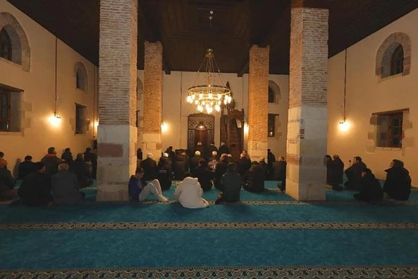 600 YILLIK TARİHİ CAMİİ GELECEĞE TAŞINIYOR 
