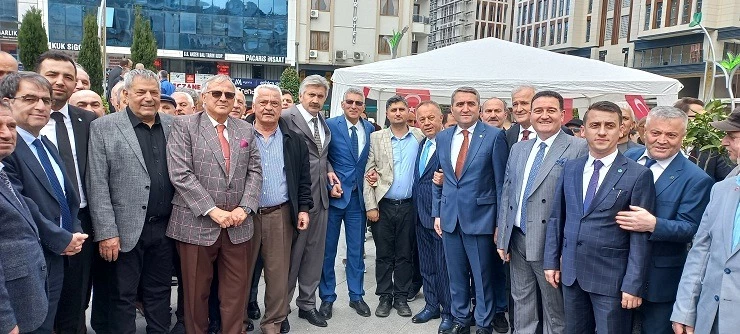 Millet İttifakı 15 Temmuz Meydanında Bayramlaştı