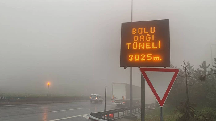 Anadolu Otoyolu ve D-100 kara yolu Bolu Dağı kesiminde sis