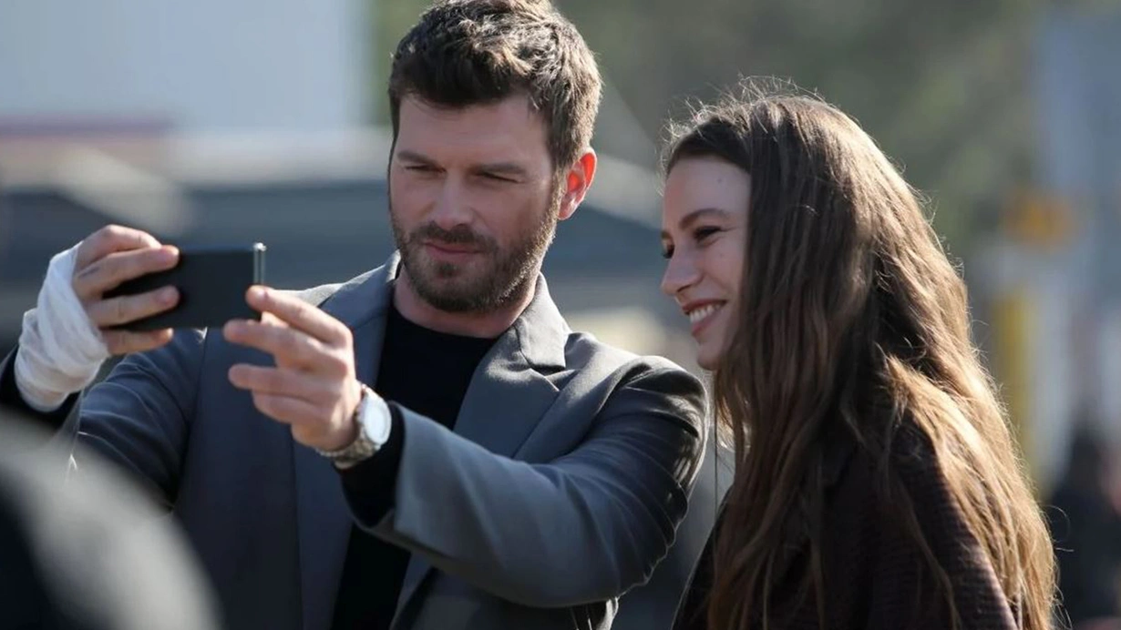  Serenay Sarıkaya açıkladı!Kıvanç Tatlıtuğ, Aile dizisinden 20 milyon TL aldı mı?
