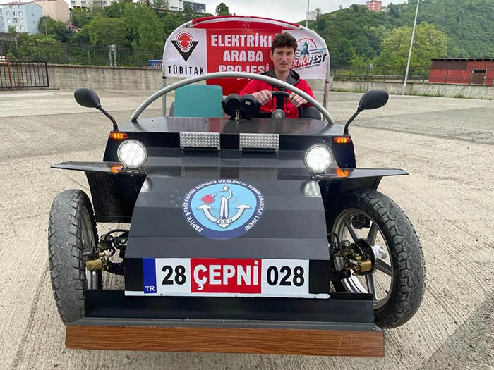 Elektrikli otomobil prototipi üreten lise öğrencileri TEKNOFEST
