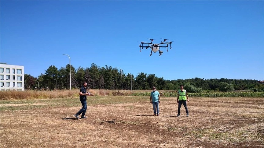 Erzurumlu Çiftçiler Tasarruf için İlaçlamayı Dronla Yapıyor