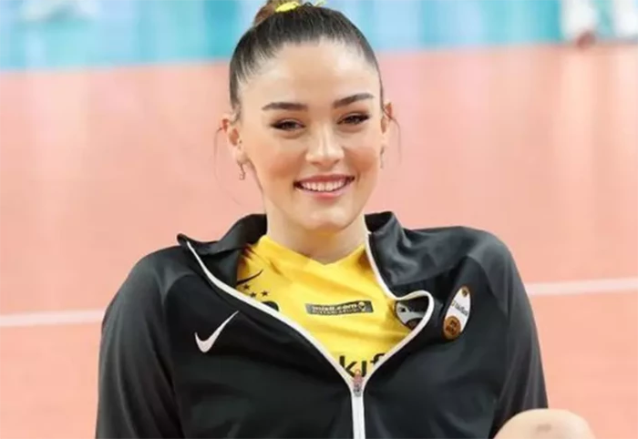 Voleybolcu Zehra Güneş