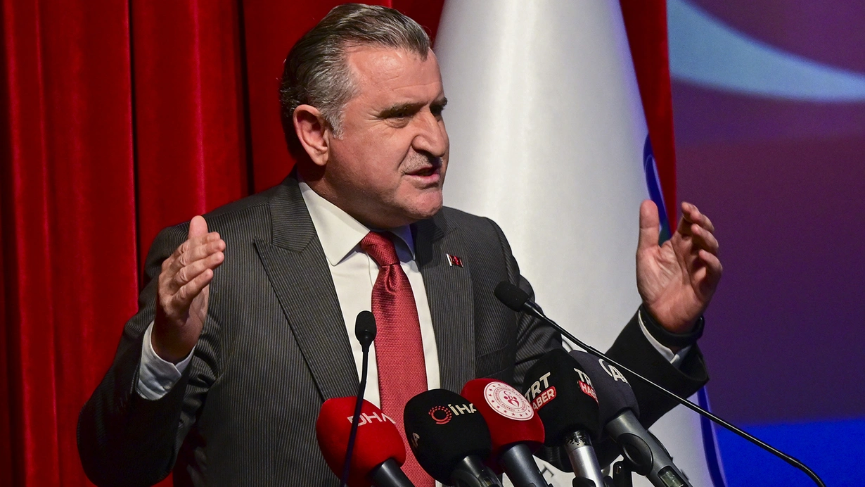 Gençlik ve Spor Bakanı Osman Aşkın Bak Anadolu Efes