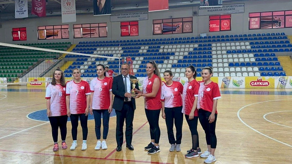 Rize Milli Eğitim Müdürlüğü Bayan Voleybol Takımı Şampiyon Oldu