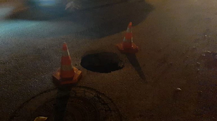 Çorum’da yağmur sonrası yolda çukur oluştu