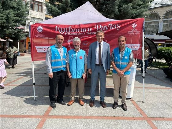 Pazar Kaymakamı Akın, Kurban Bağış Standını Ziyaret Etti