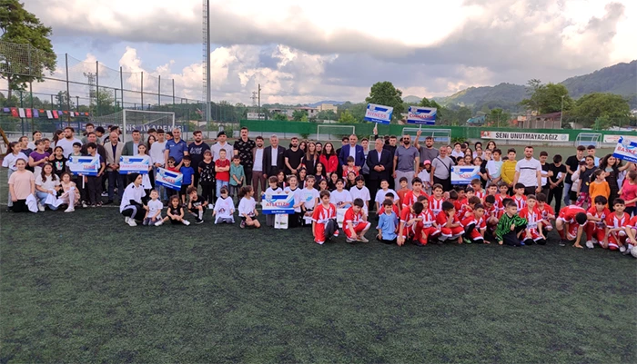 Salıpazarı yaz spor okulları düzenlenen törenle açıldı